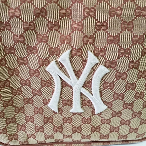 Gucci GG Supreme Backpack - Beige - Picture 4 of 8